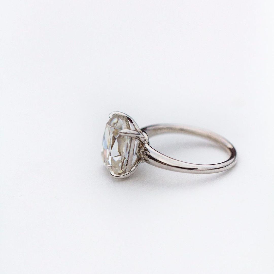 Moissanite Ring - Eski Maden Minder Kesim 6 Karat